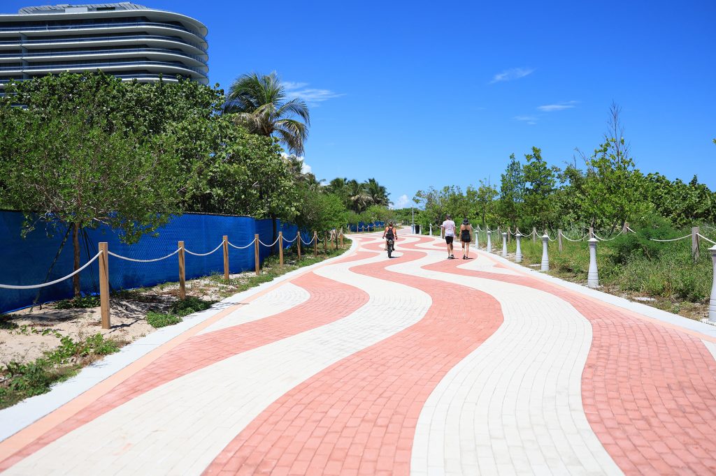Miami Beach Walkway for walking and bike riding