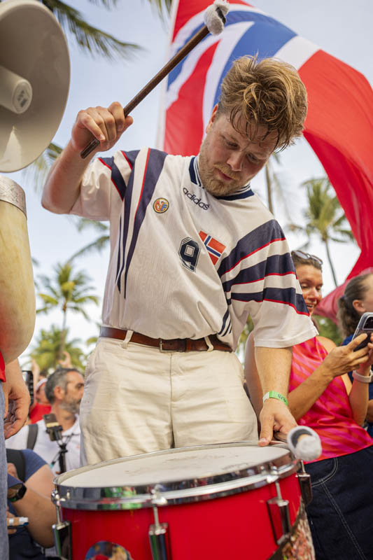 Norway fan hitting drum